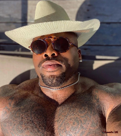 sexy-black-bull-next-door-big-1